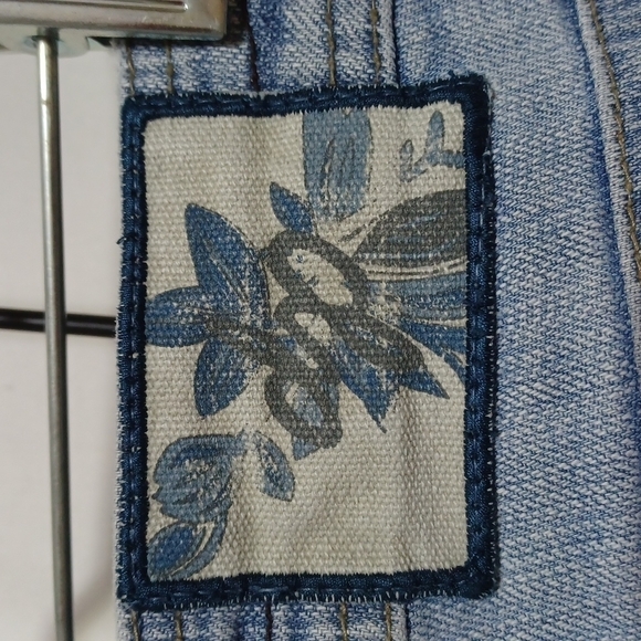 DEPARTMENT OF PEACE JEANS SIZE 14 IN A BEAUTIFUL BLUE DENIM FADED - Picture 9 of 9